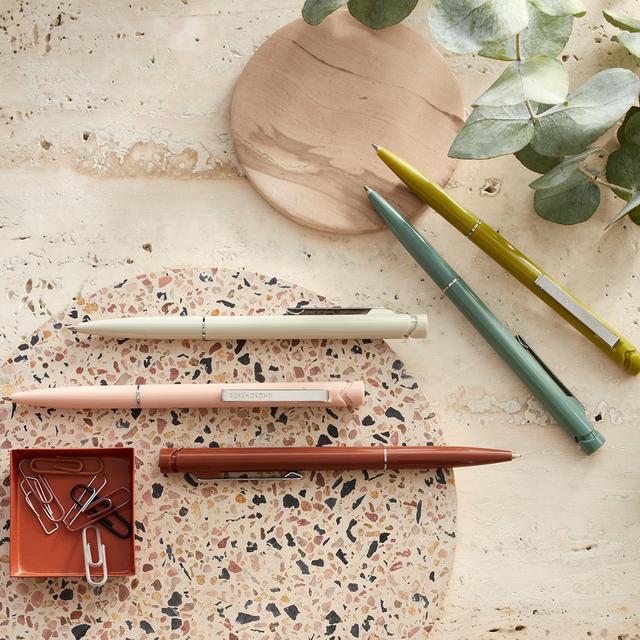 BE-KS, EARTH BROWN, BLAUE MINE