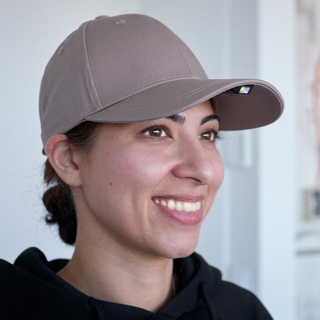 BEAM, taupe (Unisex-Cap mit Magnet-LED)